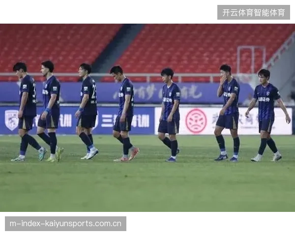 联赛罚分引发积分榜混乱，武汉三镇等五队深陷保级泥潭